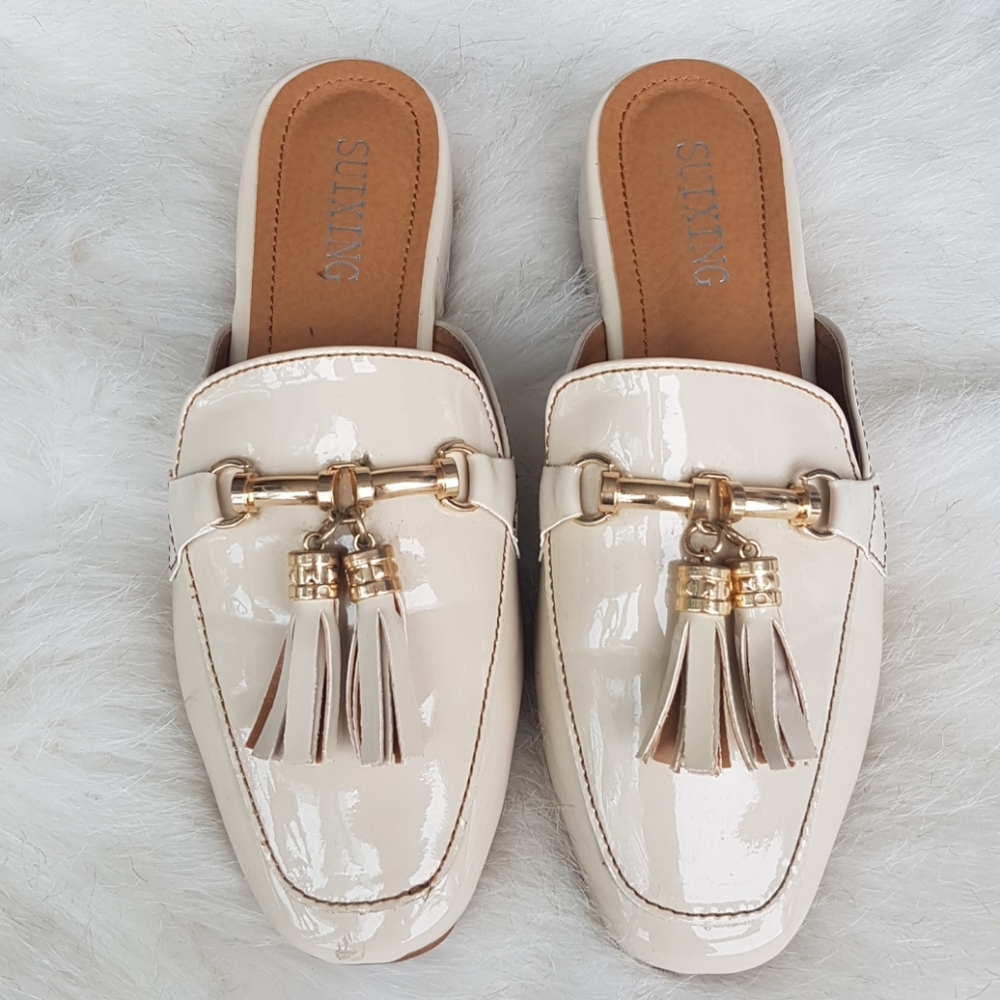 Tassle loafers